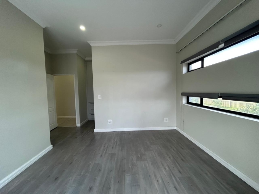 To Let 2 Bedroom Property for Rent in Royal Ascot Western Cape